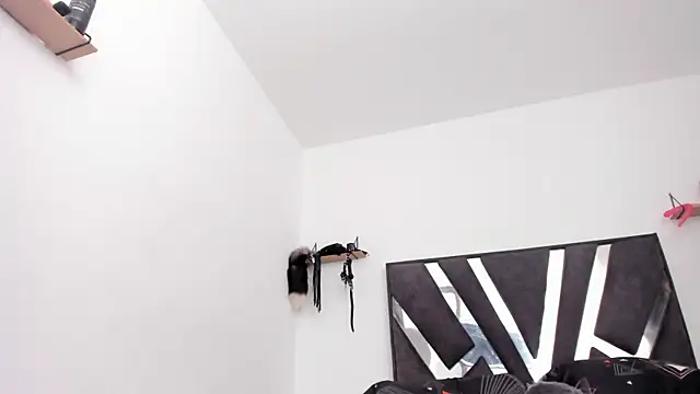 Demy Rhoades online show from 9, 2, 2026