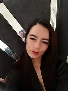 Demy Rhoades online show from 13, 10, 2025