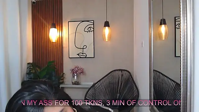 Lia Mar  online show from 15, 4, 2026