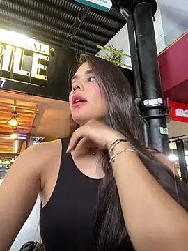 BellaLeclair online show from 23, 3, 2026