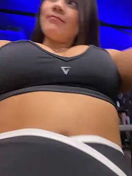 BellaLeclair online show from 17, 12, 2025