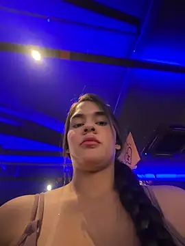 BellaLeclair online show from 11, 2, 2026