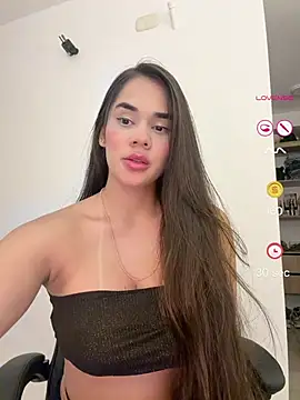 Snapshot of BellaLeclair chatting on 9, 5, 2026 BellaLeclair online show from 9, 5, 2026