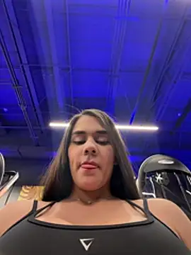 BellaLeclair online show from 17, 4, 2026