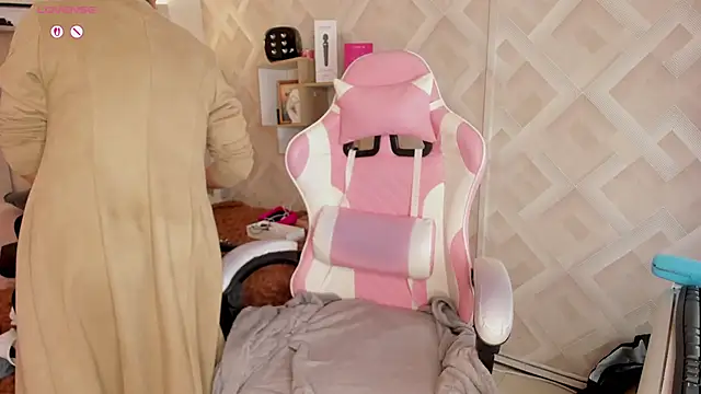 Snapshot of Clhoe_Johnson chatting on 9, 3, 2026 Clhoe Johnson online show from 9, 3, 2026