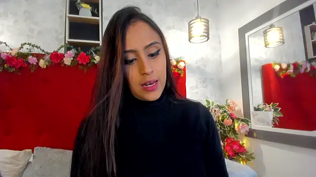 Snapshot of SarahEscobarr chatting on 6, 11, 2025 SarahEscobarr online show from 6, 11, 2025