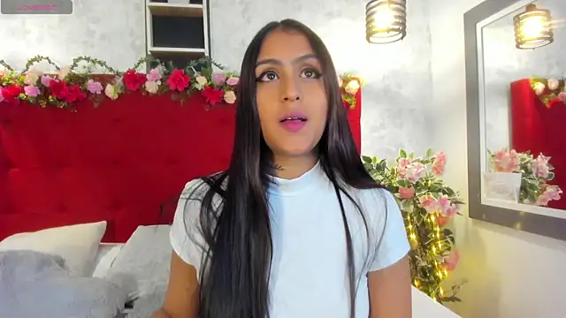 Snapshot of SarahEscobarr chatting on 22, 10, 2025 SarahEscobarr online show from 22, 10, 2025