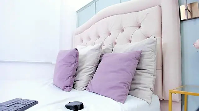 katia harrison  online show from 29, 10, 2025