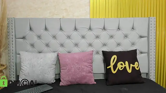 Skarlet 04 online show from 18, 12, 2025