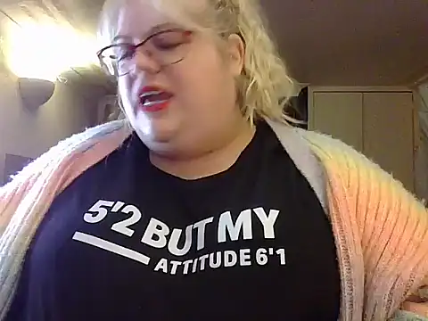 Kinkyhousewife83 online show from 15, 10, 2025