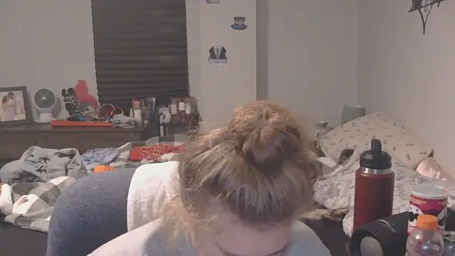 Sexyblonde12344 online show from 17, 9, 2025