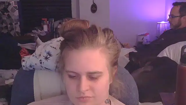 Sexyblonde12344 online show from 25, 10, 2025