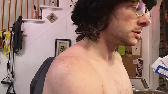 MasterDaddyCool online show from 4, 12, 2025