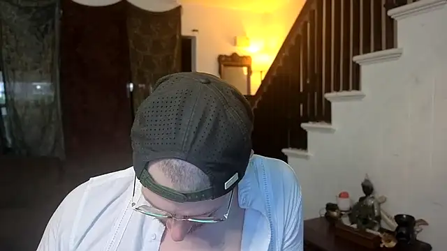 Snapshot of MasterDaddyCool chatting on 4, 7, 2026 MasterDaddyCool online show from 4, 7, 2026