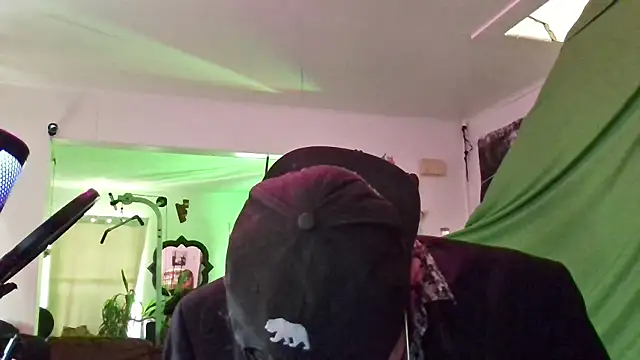 MasterDaddyCool online show from 28, 10, 2025