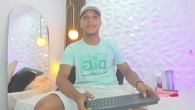 Snapshot of Ricky_Owens1 chatting on 10, 10, 2025 Ricky Owens1 online show from 10, 10, 2025