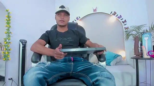 Snapshot of Ricky_Owens1 chatting on 6, 11, 2025 Ricky Owens1 online show from 6, 11, 2025