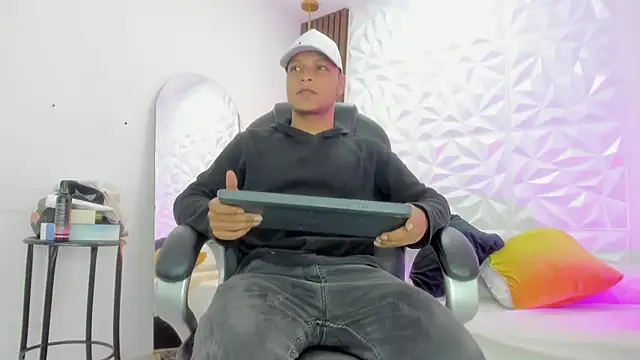 Snapshot of Ricky_Owens1 chatting on 9, 10, 2025 Ricky Owens1 online show from 9, 10, 2025