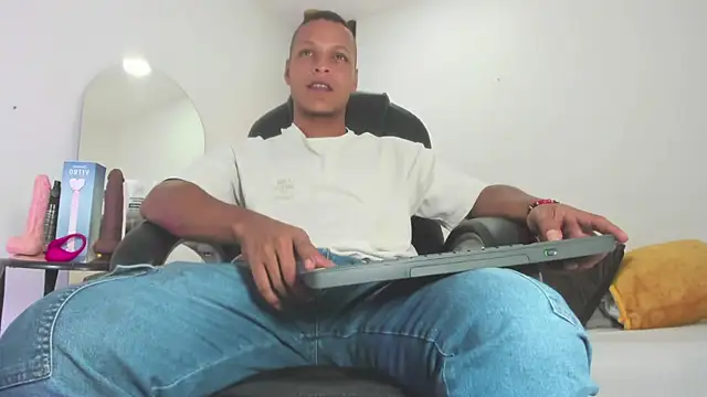 Snapshot of Ricky_Owens1 chatting on 24, 9, 2025 Ricky Owens1 online show from 24, 9, 2025