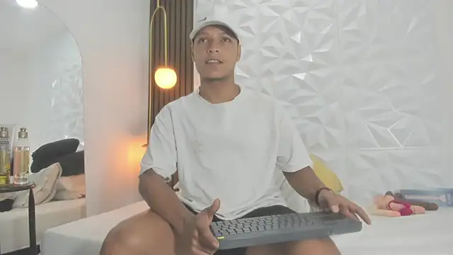 Snapshot of Ricky_Owens1 chatting on 8, 10, 2025 Ricky Owens1 online show from 8, 10, 2025