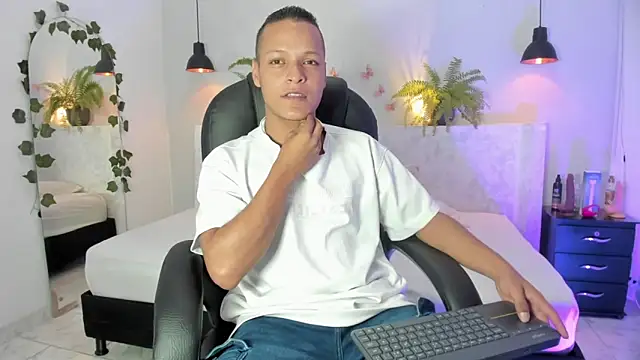 Snapshot of Ricky_Owens1 chatting on 14, 9, 2025 Ricky Owens1 online show from 14, 9, 2025