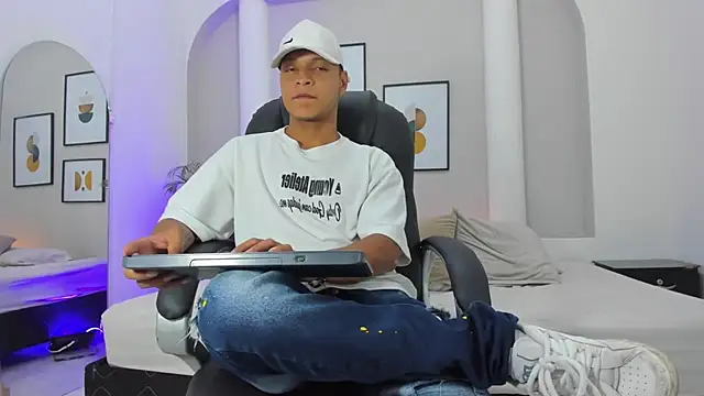 Snapshot of Ricky_Owens1 chatting on 10, 11, 2025 Ricky Owens1 online show from 10, 11, 2025