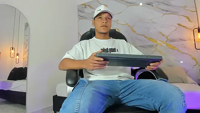 Snapshot of Ricky_Owens1 chatting on 12, 10, 2025 Ricky Owens1 online show from 12, 10, 2025