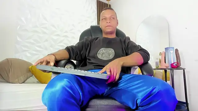 Snapshot of Ricky_Owens1 chatting on 25, 9, 2025 Ricky Owens1 online show from 25, 9, 2025