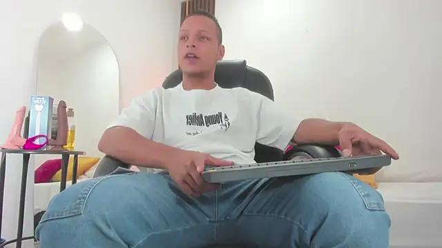 Snapshot of Ricky_Owens1 chatting on 17, 9, 2025 Ricky Owens1 online show from 17, 9, 2025