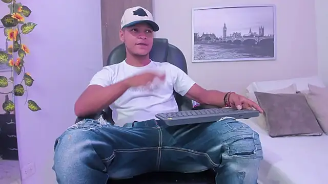 Snapshot of Ricky_Owens1 chatting on 4, 11, 2025 Ricky Owens1 online show from 4, 11, 2025