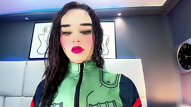 Valeria Rouss online show from 8, 10, 2025