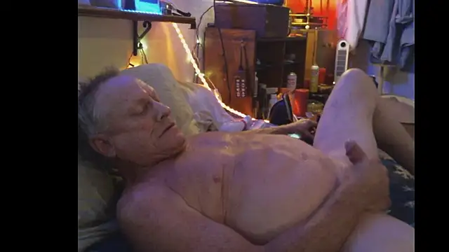 Pussyeat2please online show from 21, 10, 2025