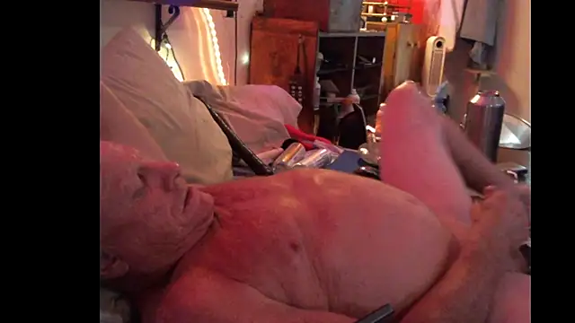 Pussyeat2please online show from 9, 11, 2025