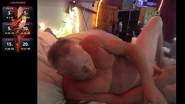Snapshot of Pussyeat2please chatting on 3, 7, 2026 Pussyeat2please online show from 3, 7, 2026