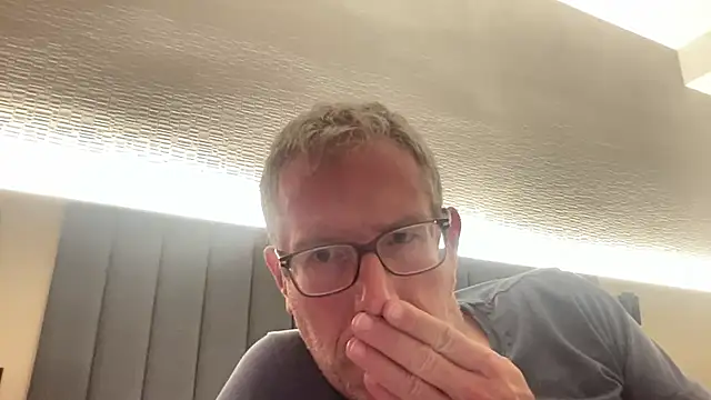 choupipat1 online show from 23, 10, 2025