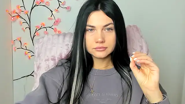 Lune Moon online show from 12, 1, 2026