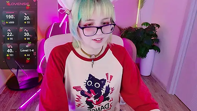 Snapshot of CoralineYoung chatting on 21, 6, 2026 CoralineYoung online show from 21, 6, 2026
