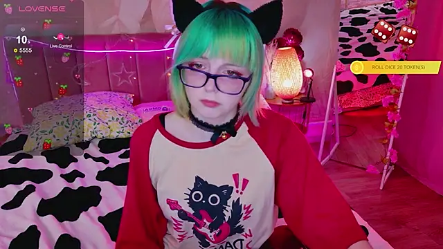 CoralineYoung online show from 25, 4, 2026