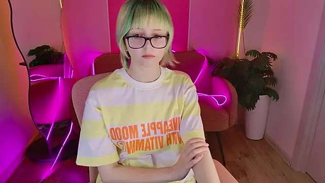 CoralineYoung online show from 10, 6, 2026