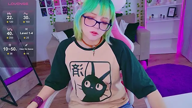 CoralineYoung online show from 27, 4, 2026