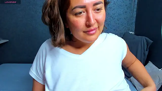 Olivia Buckby online show from 11, 11, 2025