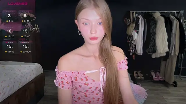 holylisssa online show from 9, 10, 2025