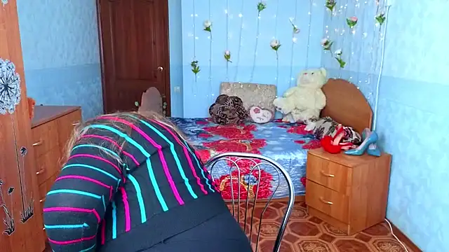 Audrey Aura online show from 23, 10, 2025