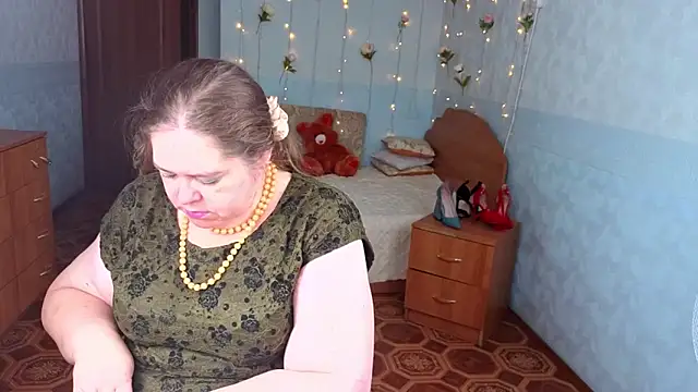 Audrey Aura online show from 12, 9, 2025