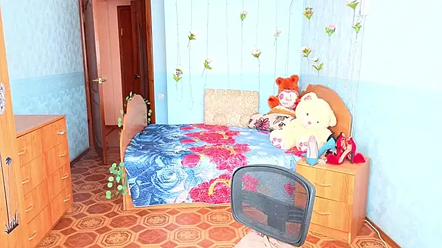 Audrey Aura online show from 27, 9, 2025