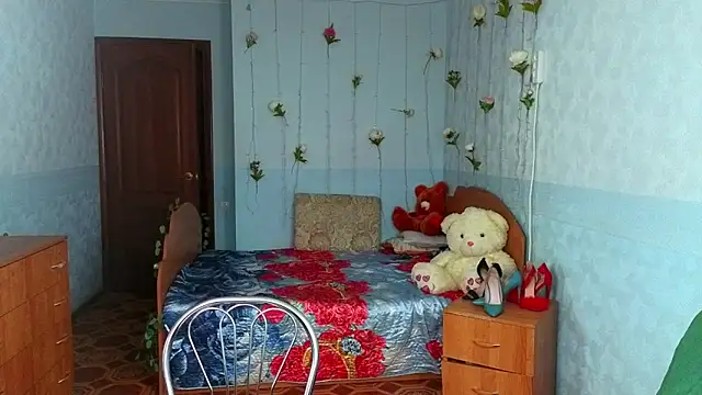 Audrey Aura online show from 6, 10, 2025