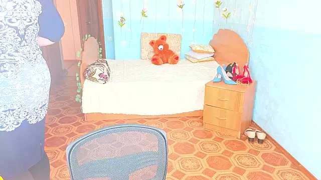 Audrey Aura online show from 11, 9, 2025