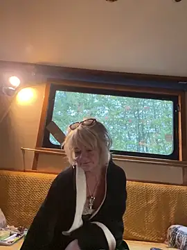 ladyboatlady online show from 9, 10, 2025