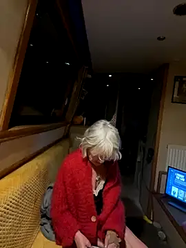 ladyboatlady online show from 10, 9, 2025