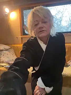 ladyboatlady online show from 8, 10, 2025